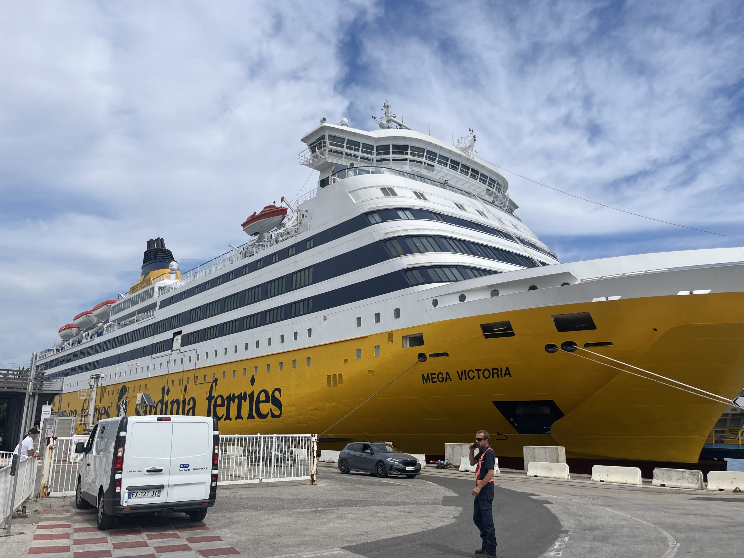 Ferry au départ vers la Sardaigne